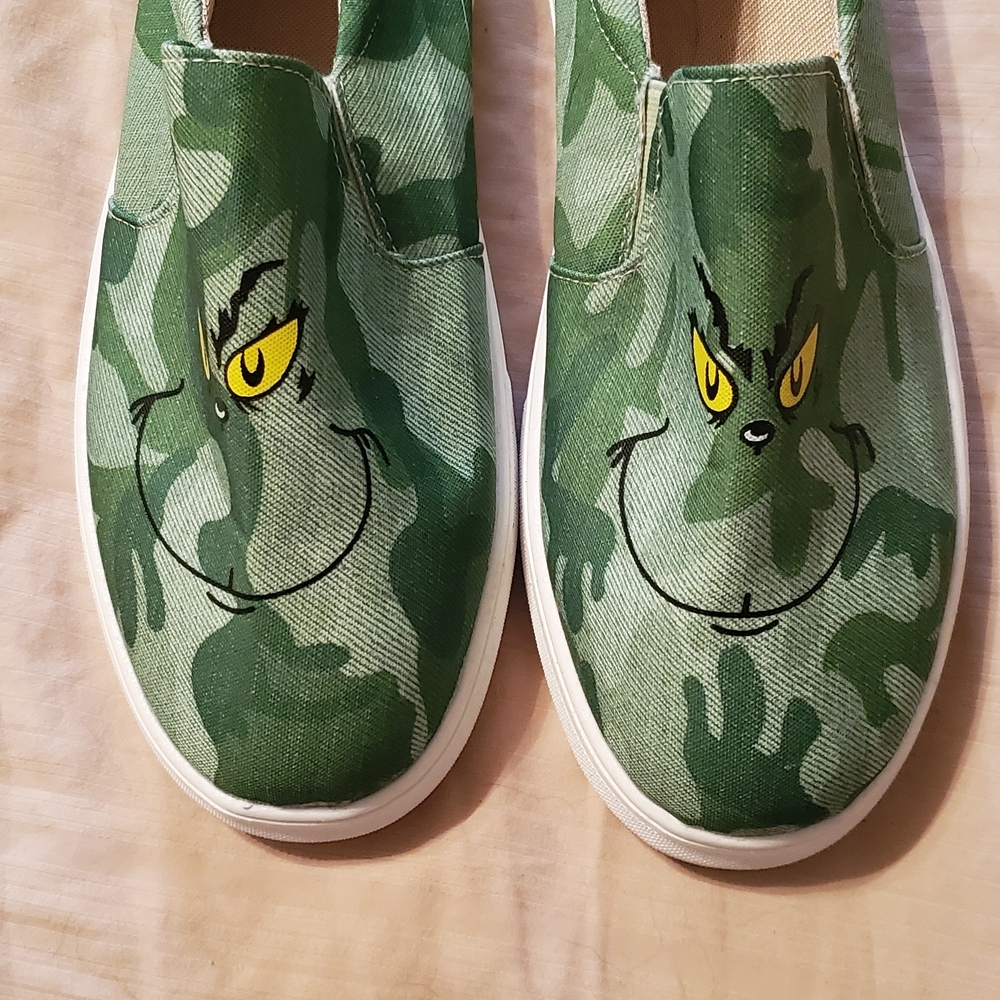 Green Camouflage Grinch Slip-On Shoes